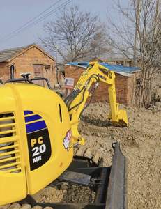 รถขุดขนาดเล็ก Komatsu PC20 มือสอง ได้รับการรับรองมาตรฐาน CE น้ำหนัก 2 ตัน ได้รับการรับรองมาตรฐาน CE และ EPA พร้อมเครื่องยนต์และปั๊มไฮดรอลิก KYB - Product Image 2