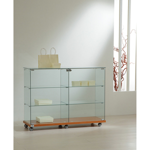 Vitrina moderna de cristal de 120x40x90cm con puerta con cerradura y ruedas, base de madera de cerezo, para almacenamiento en la sala de estar - Product Image 1