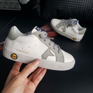 Chaussures d'été décontractées pour enfants pour filles de 2 à 3 ans avec paillettes brillantes et semelle souple <span class=keywords><strong>en</strong></span> <span class=keywords><strong>cuir</strong></span>. - Product Image 6