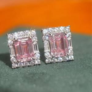 Orecchini a perno rosa scintillanti da donna, gioielli alla moda per tutti i giorni e feste - Product Image 1