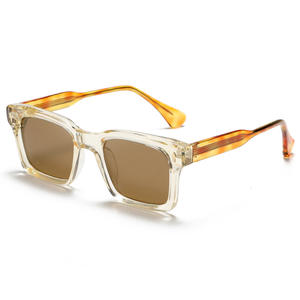 Gafas de Sol Cuadradas Grises con Montura Negra, Lentes Polarizadas de PC TAC con Protección UV400, Unisex, para Conducir - Product Image 5