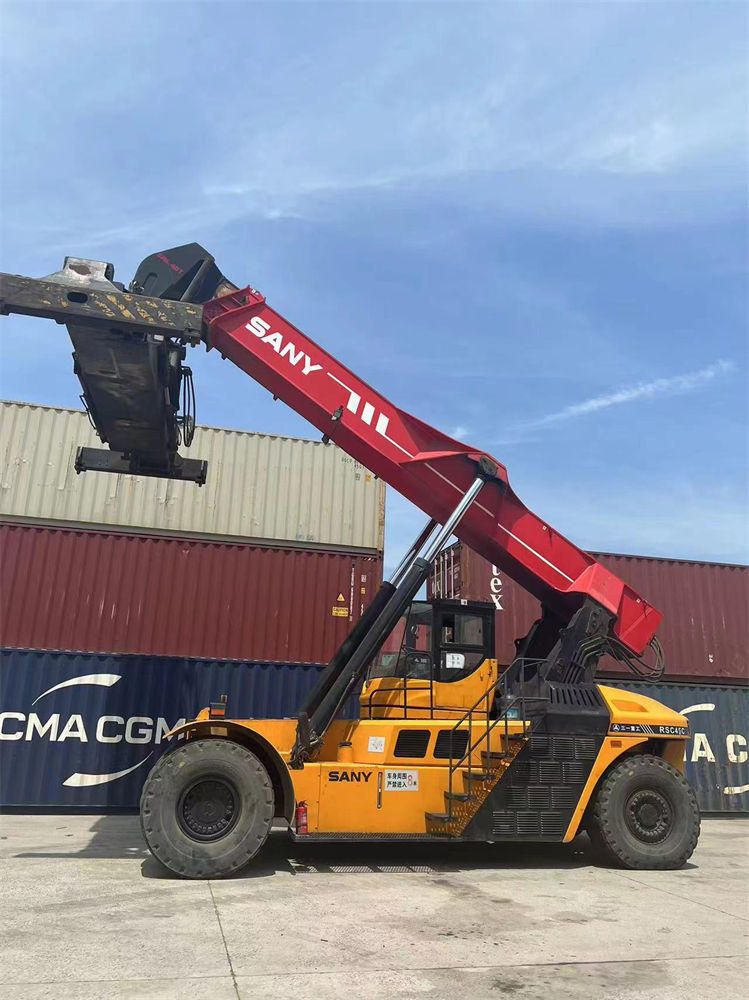 สีแดงและสีเหลือง