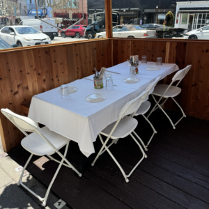 Silla Plegable de Plástico Blanca con Estructura Metálica Resistente para Interiores, Oficina, Comedor al Aire Libre, Playa, Entretenimiento, Fiestas, Bodas y Eventos - Product Image 6