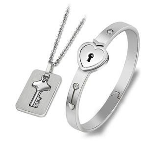 Conjunto de Joyería de <span class=keywords><strong>Acero</strong></span> <span class=keywords><strong>Inoxidable</strong></span> Plateado/Negro/Dorado, Collar con Colgante de Candado de Amor y Corazón, Pulsera con Llave para Parejas, Conjunto de Regalo de Boda con Circonita para Mujer - Product Image 2