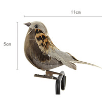 Lebensechter Spatz Miniatur-Kunstvogel mit echten Federn, handgefertigt, realistische Vogel-Dekoration oder interessantes Haarschmuck-Accessoire.