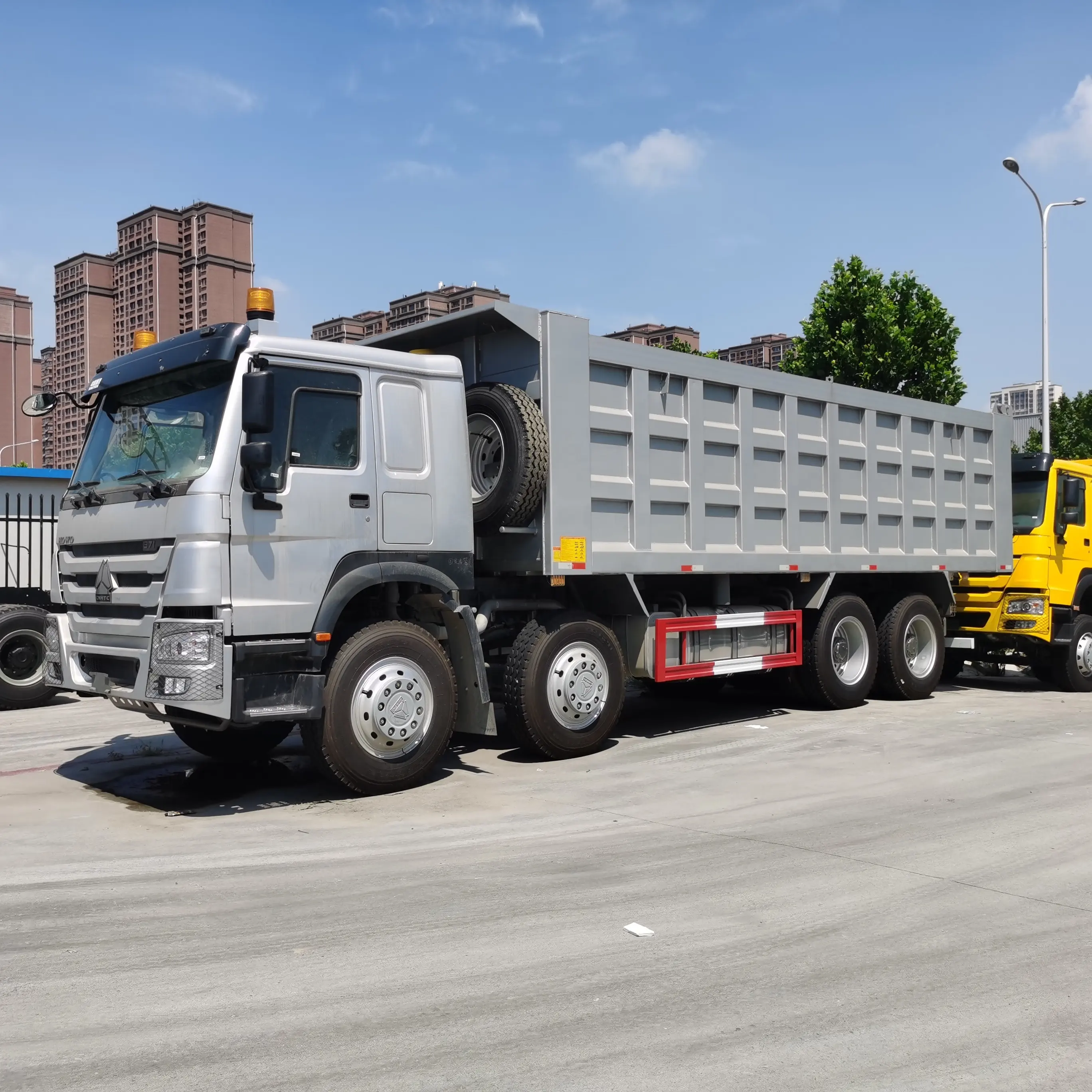 HOWO 7 8x4 10 wheels 30m3 80tons Euro 3 front lifting heavy dump truck