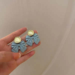 Boucles d'oreilles décoratives en forme d'arc pour fille douce en argent, visant un style de mode pur - Product Image 2