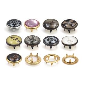 กระดุมแป๊กโลหะผสมสังกะสี ชุบเคลือบ สำหรับเสื้อผ้า พร้อมโลโก้แบรนด์ตามสั่ง - Product Image 6