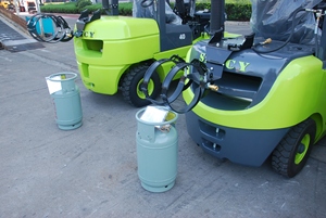 Carrello elevatore gpl carrello elevatore a forcale lpl <span class=keywords><strong>3</strong></span> Ton motore giapponese All-terreno benzina gpl carrello elevatore - Product Image 6