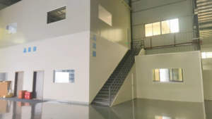 BZ-809 con rivestimento trasparente a cristalli liquidi ad alta lucentezza auto-livellante indurente epossidico e <span class=keywords><strong>resina</strong></span> <span class=keywords><strong>resina</strong></span> epossidica per pavimento epossidico metallico - Product Image 4