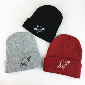 사용자 정의 Oem 로고 풀오버 고품질 남여 공용 아크릴 자카드 겨울 모자 보호 따뜻한 모자 해골 니트 스포츠 스키 비니 - Product Image 4