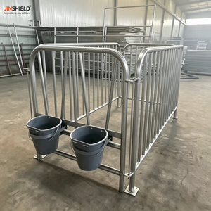 Ensemble de niche pour veau facile à nettoyer, comprenant une porte et des portes grillagées pour la ventilation - Product Image 6