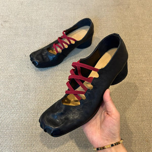 Zapatos de Ballet Retro de Moda 2026 con Tiras Cruzadas, Pliegues, Punta Cuadrada y Boca Baja para Mujer - Product Image 1