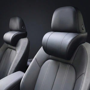 Nouveau coussin <span class=keywords><strong>de</strong></span> nuque transfrontalier pour appuie-tête <span class=keywords><strong>de</strong></span> <span class=keywords><strong>voiture</strong></span>, <span class=keywords><strong>en</strong></span> suè<span class=keywords><strong>de</strong></span> et peluche, style professionnel, avec <span class=keywords><strong>logo</strong></span> <span class=keywords><strong>de</strong></span> marque automobile, direct usine - Product Image 1