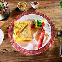 Nouvelle conception Assiettes de présentation en verre dorées de 13 pouces pour événements et fêtes, en forme de rose, pour mariage, vente en gros
