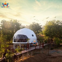 Dôme géodésique de luxe pour le glamping en plein air en hiver, avec isolation, type de renfort diagonal et une chambre