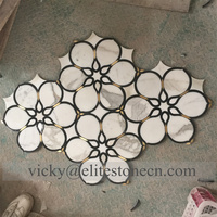 Ubin mosaik marmer motif bunga waterjet modern dengan inlay kuningan untuk backsplash dapur, dinding kamar mandi, dan penggunaan hotel