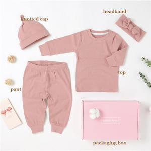 Conjunto de <span class=keywords><strong>pijama</strong></span> infantil de 4 piezas personalizado con sombrero anudado, diadema, Bonito traje de bebé de manga larga, conjunto de regalo, canastilla de bebé acanalada de algodón orgánico - Product Image 2