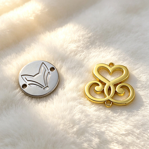 Accessoire métallique résistant à l'eau de mer pour maillots de bain, étiquette métallique personnalisée à coudre avec logo gravé - Product Image 3