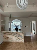 Grande dalle de marbre naturel rose fumé élégante pour cuisines modernes, tables de salle à manger de villas et revêtements de salle de bain