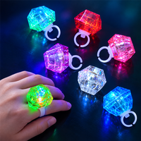 Nouvelle bague LED clignotante en diamant, fausse gemme colorée, jouet lumineux pour doigt, bijou fantaisie pour concerts, discothèques et événements de danse