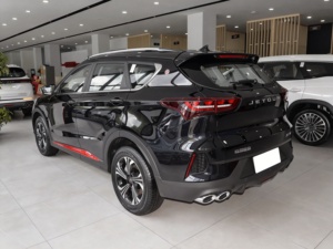 Il JETOUR X70 1.5T DCT Dream Edition 2023 a 7 Posti È un SUV di Medie Dimensioni Progettato per Famiglie. - Product Image 5