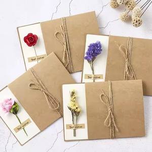 <span class=keywords><strong>Carte</strong></span> de vœux en papier kraft rétro faite à la main enveloppe de fleurs séchées <span class=keywords><strong>gratuite</strong></span> pour cadeau d'<span class=keywords><strong>anniversaire</strong></span> Saint Valentin - Product Image 4