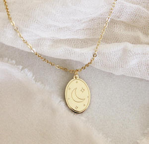Collar de Acero Inoxidable con Grabado Personalizado de los Salmos 8, Luna y Estrellas, en Oro de 14k, Joyería Cristiana con Versículo Bíblico - Product Image 1