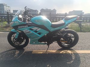 Motocicleta Usada de Gasolina Junior de 200cc, Motor Deportivo de 200 Pulgadas Cúbicas, Potente Rendimiento para Paseos Emocionantes Motor sin Escobillas E - Product Image 6