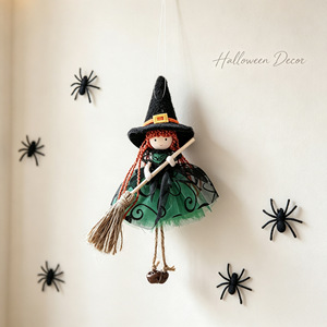 QY Decoración para el Hogar y Fiestas, Adornos y Accesorios para el Festival de la Cosecha, Muñecos de Peluche con Campana, Muñeca Bruja con Escoba de Halloween, Colgantes Decorativos - Product Image 5