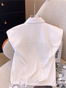 <span class=keywords><strong>Blusa</strong></span> <span class=keywords><strong>blanca</strong></span> con botones florales-Cuello en V de estilo francés con mangas abullonadas para el verano - Product Image 3