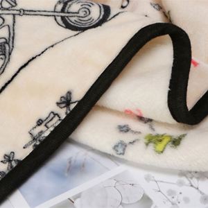 Manta de Franela Ecológica de Lujo, Cómoda y Elegante, Diseño Liso o Estampado, para Oficina y Hogar, Cálida, Reutilizable y Suave al Tacto - Product Image 1