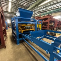 Machine automatique de fabrication de blocs QT8-15 pour la production en usine de briques creuses en ciment de taille moyenne à grande et de pavés