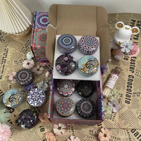 Lot de 8 bougies artisanales en cire de soja avec fleurs séchées, aromathérapie, en boîte métallique, non toxiques, pour la Saint-Valentin, la fête des Mères, les mariages