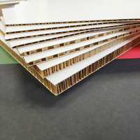 Carton ondulé inversé en gros, feuilles de carton de haute qualité pour panneaux d'affichage