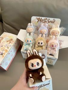 Para Pop Mart Original 100% Monstruos genuinos para Labubu Macarons Cajas ciegas de vinilo <span class=keywords><strong>Muñeco</strong></span> de peluche Figuras de misterio Colección de Juguetes Divertidos - Product Image 4