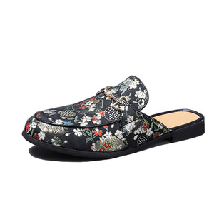 Chaussures décontractées pour hommes de style européen et américain, mules fermées, demi-sandales, chaussures paresseuses, grandes tailles pour hommes - Product Image 3