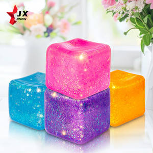Giocattolo Antistress per Bambini 2024, Cubo di Ghiaccio Colorato Sensoriale Glitterato, Pallina Antistress Morbida e Divertente - Product Image 1