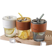 Tasse en verre à eau ambré dôme vintage personnalisé de 400ml de haute qualité avec couvercle isolé et paille pour restaurant ou comme cadeau