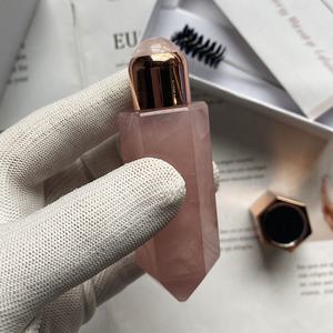 Bouteilles <span class=keywords><strong>de</strong></span> parfum à rouler sur petit Gua Sha portable/outil d'acupuncture rechargeable en cristal bouteille <span class=keywords><strong>de</strong></span> parfum pour hommes 10ml Vente en gros - Product Image 4