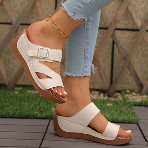 Nouvelles sandales compensées décontractées pour femme, à semelle souple, ouvertes, antidérapantes, pour l'extérieur, printemps-été-automne - Product Image 5