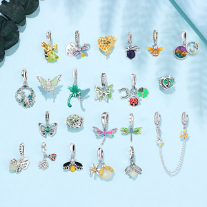 Bijoux personnalisés en usine, fabrication de bijoux en argent 925, breloques papillon luciole, pendentif plaqué or, compatible avec les bracelets originaux, tendance <span class=keywords><strong>TikTok</strong></span> - Product Image 4