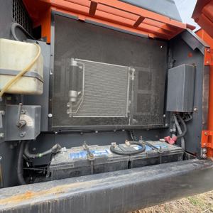 Excavadora Hitachi ZX200LC 5 de 20 Toneladas con Motor Isuzu, Engranajes y Bomba - Probada en Alta Humedad para Trabajos en Canales de Riego y Campos de Arroz - Product Image 5