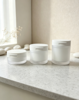 Pot rond en PP dépoli avec logo personnalisé, couvercle à clapet et cuillère, vide, pour crème, lotion corporelle, masque, emballage cosmétique et soins de la peau