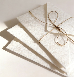 Buste di Lusso con Texture Goffrata, Buste Vintage in Carta di Cotone Fatte a Mano, Buste Artistiche Retrò per Auguri - Product Image 3