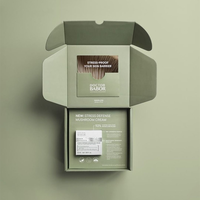 Boîte postale personnalisée à fermeture rapide auto-adhésive en matériaux recyclés, avec doublure en éponge, gaufrage et pelliculage mat, à ouverture facile.