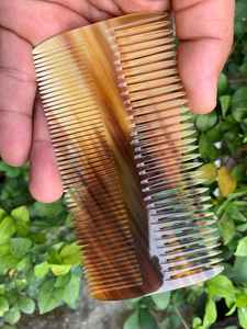 หวีผมทำจากเขาควายธรรมชาติ  งานแฮนด์เมด  ซี่หวีเรียบ  ป้องกันไฟฟ้าสถิต  สำหรับจัดแต่งทรงผมประจำวันและดูแลหนังศีรษะ - Product Image 3