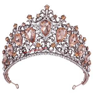 Vente en gros <span class=keywords><strong>de</strong></span> bijoux <span class=keywords><strong>de</strong></span> cheveux <span class=keywords><strong>de</strong></span> mariage à design mixte <span class=keywords><strong>prix</strong></span> bon marché pour les couronnes <span class=keywords><strong>de</strong></span> strass et les diadèmes <span class=keywords><strong>de</strong></span> <span class=keywords><strong>couronne</strong></span> en métal cristal en vrac - Product Image 6