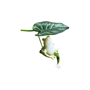 Encantador Rana <span class=keywords><strong>de</strong></span> Poliresina Personalizada Sosteniendo una Hoja como Paraguas, Divertido Adorno <span class=keywords><strong>de</strong></span> Jardín. Decoración Ideal <span class=keywords><strong>de</strong></span> Primavera para Jardín o Porche - Product Image 1