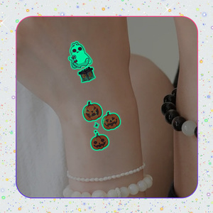 Venta al por mayor temporal FIESTA DE Halloween araña colorida <span class=keywords><strong>bruja</strong></span> sangre murciélago boca impermeable tatuaje plantilla linda mujer tatuaje pegatina - Product Image 4